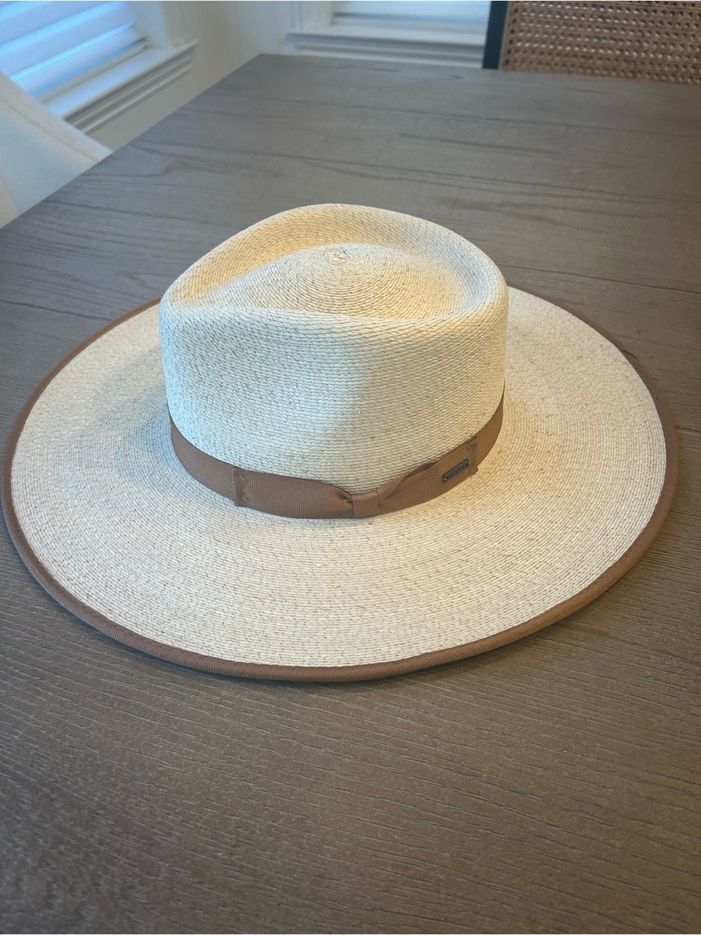 Women’s Brixton wide-brim straw hat with brown band - size M- never worn